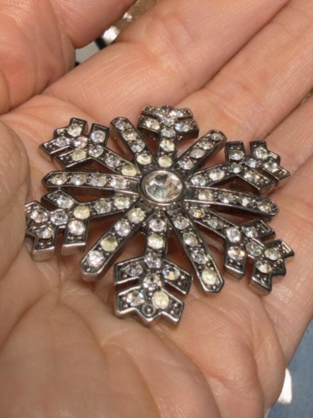 Snowflake Brooch Monet Rhinestone Crystal Silver Tone Winter Pin 1.8” - Picture 3 of 7